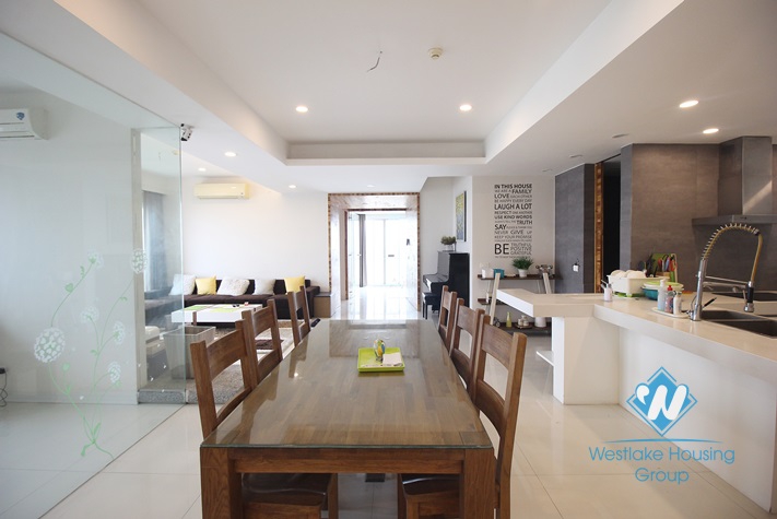 Newly three bedrooms apartment for rent in Ciputra, Tay Ho, Ha Noi